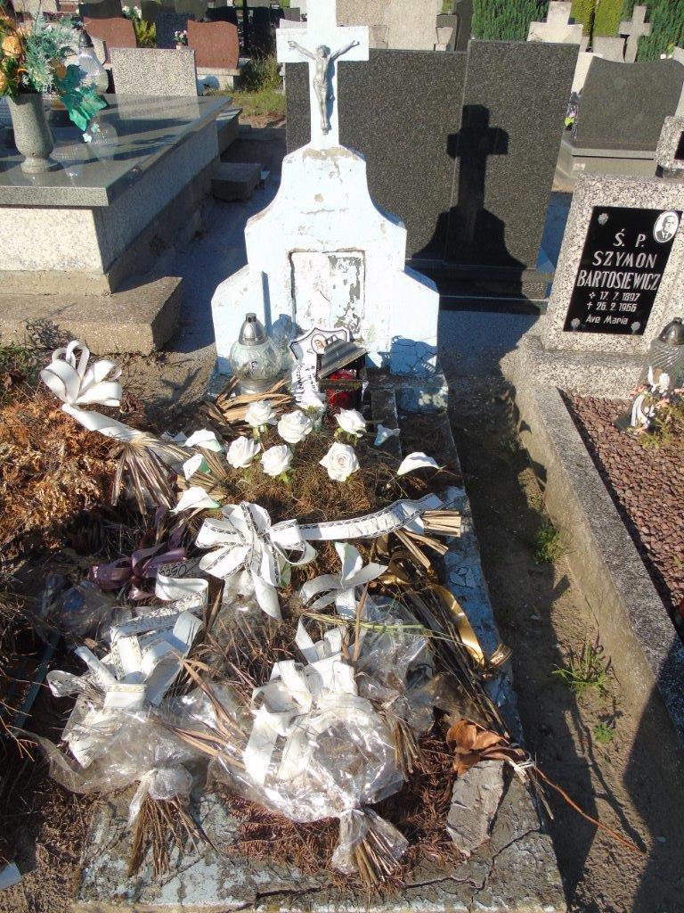 Katarzyna NICPOŃ 1995 Trzebnica Koczurki - Grobonet - Wyszukiwarka osób pochowanych